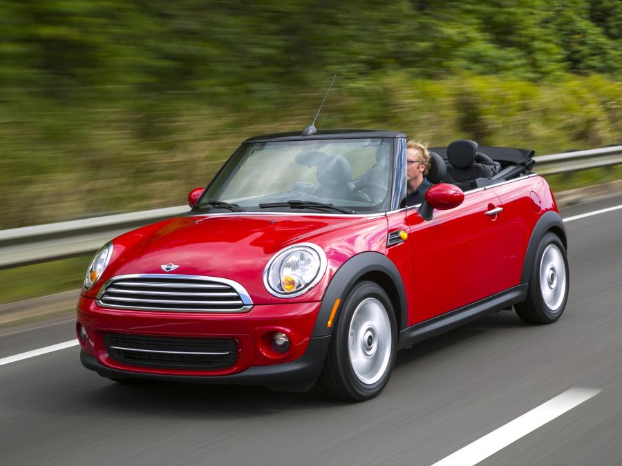  Mini Cooper Cabrio 2010 года  (US) (фото 24 из 30)